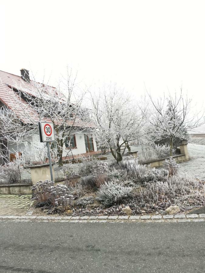 Ferienwohnung Eibenweg Gebsattel Exteriör bild